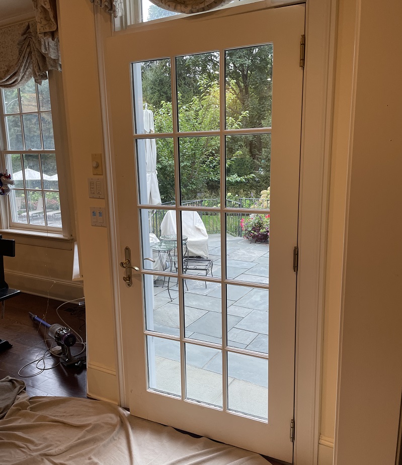 Another old door which didn't open well 